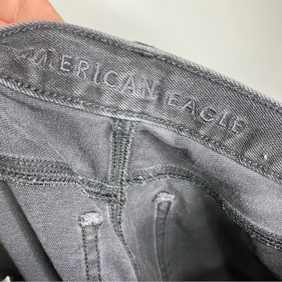 American Eagle Outfitters relaxed mom jeans black distressed 6 X-long trendy - Picture 7 of 8